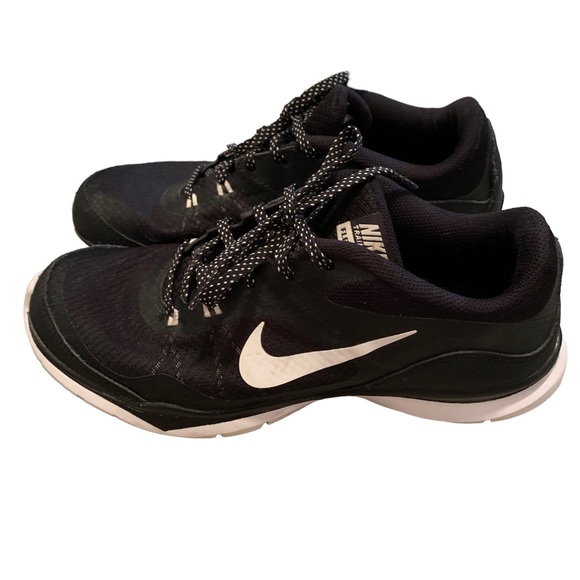 Nike Shoes - Nike Women’s Sneakers Black Flex TR5 Training Cross Fit Sneakers. Size 8